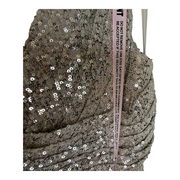 Mac Duggal 26598 Evening Gown V-Neck Faux Wrap Nude Silver Sequin Size 10 NWT - Picture 13 of 16